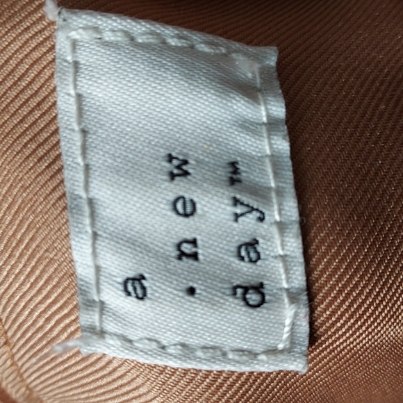 A NEW DAY Bucket Bag/Crossbody - Picture 6 of 12